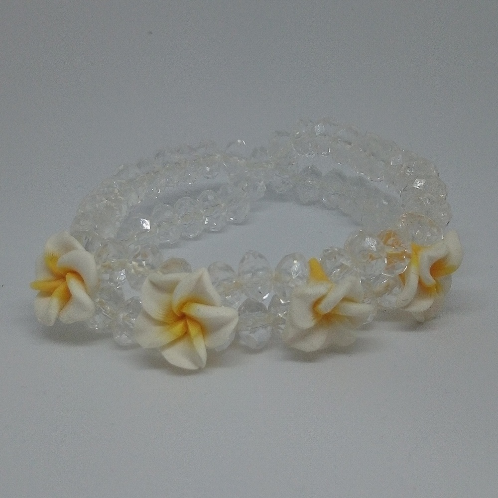 NWOT Stretchy Hawaiian White Plumeria Bracelet